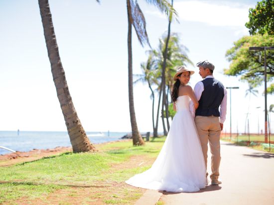 ハワイ　1日完結挙式（ビーチウェディング）ビーチフォト付き　プリンセスウェディングパッケージ（挙式・撮影・衣装・メイク）