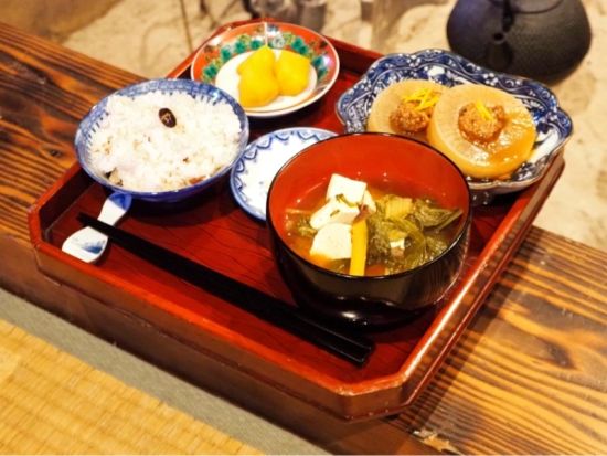 【1日1組限定】一汁一菜の宿 ちゃぶダイニング　食・暮らし・心が整う、地域まるごと農泊体験！小さな自給農や季節の畑作業、地方移住の相談もOK＜綾部市＞