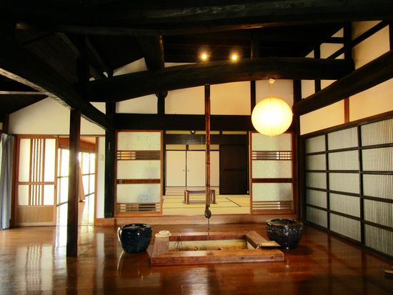 内観（囲炉裏）2