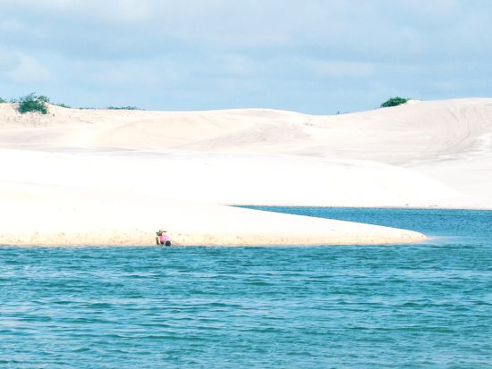 レンソイス・マラニャンセス国立公園 *白い大砂丘＆プレギサス川ボート プライベートツアー＜終日／貸切／日本語ガイド／バヘリーニャス発＞