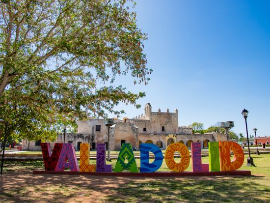 カンクンの人気観光地を1泊2日で完全網羅！グランセノーテ＋チチェン・イッツァ＋バジャドリード＋ピンクレイク＋リオ・ラガルトス＜日本語対応サポート／カンクン発着＞