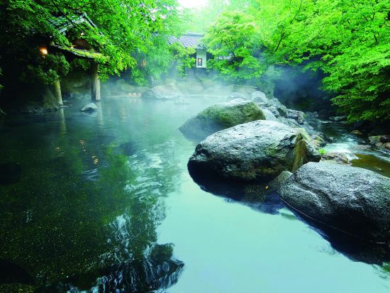 湯布院発／黒川温泉着貸切観光タクシー　阿蘇の絶景と黒川温泉コース 草千里＋阿蘇山火口＋大観峰＋鍋ヶ滝　選べる降車地 ＜約6.5時間＞ by阿蘇観光タクシー