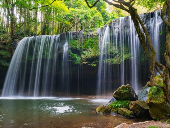 湯布院発／黒川温泉着貸切観光タクシー　阿蘇の絶景と黒川温泉コース 草千里＋阿蘇山火口＋大観峰＋鍋ヶ滝　選べる降車地 ＜約6.5時間＞ by阿蘇観光タクシー