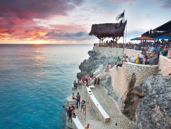 ジャマイカのビーチリゾート　ネグリルビーチ＆リックスカフェのサンセット＜英語ガイド/モンテゴベイ発＞