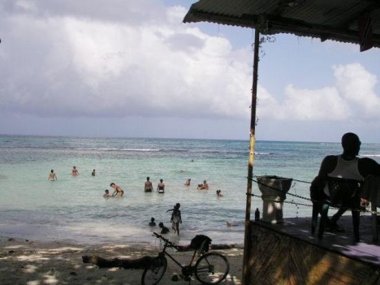 カリブ海で海水浴♪マルーン博物館とポートアントニオツアー＜日本語ガイド／オーチョリオス発＞