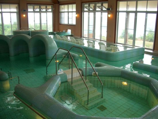 沖永良部島サイクリングツアー　屋子母海岸＋昇竜洞＋芭蕉布工房＋タラソおきのえらぶ　自転車で島を縦断しながら見どころを満喫＜昼食付／沖永良部島＞