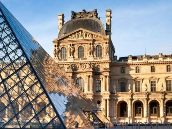 バン貸切観光チャーター　美術館巡りやお買い物も専用車でラクラク！＜1-6名／4-8時間／日本語ガイドまたはアシスタント＞