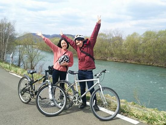 富良野 サイクリングツアー マウンテンバイクで富良野の丘陵地帯を駆け抜けよう！＜4～11月／富良野市内ホテル送迎付き＞