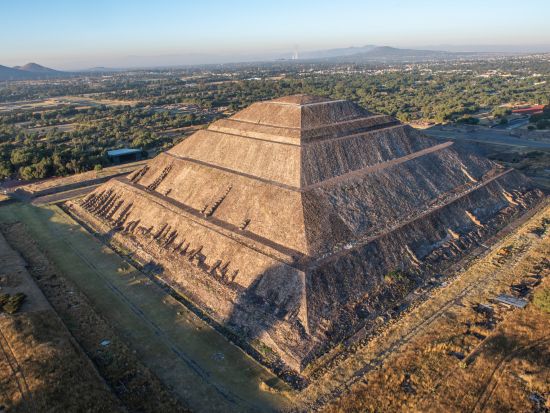 世界遺産テオティワカン遺跡 熱気球観光 上空から遺跡の全貌を観賞！ ＜1名予約可／朝食付／メキシコシティ発＞