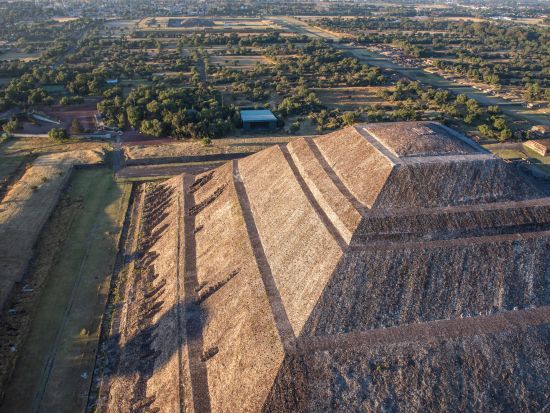 世界遺産テオティワカン遺跡 熱気球観光 上空から遺跡の全貌を観賞！ ＜1名予約可／朝食付／メキシコシティ発＞