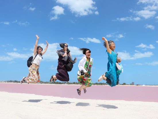 ピンクレイク＋絶景セノーテ2選（スイトゥン＋サアマル）周遊日本語ツアー＜少人数混載／昼食ビュッフェ／日本語アテンド／往復送迎／カンクンorプラヤデルカルメン発＞