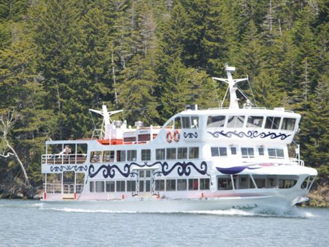 阿寒湖 まりもクルーズ　遊覧船に乗って阿寒湖を1周！雄大な自然を満喫し、マリモに出会える湖上クルーズ＜85分／阿寒町＞by阿寒観光汽船