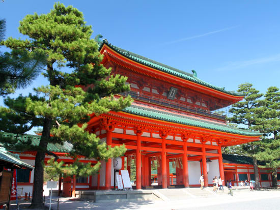Kyoto_Heian Jingu Shrine_shutterstock_100949827