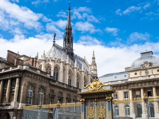 【ウォーキングツアー】ローカル気分を満喫！パリ街歩き初級編　シャンゼリゼ＋凱旋門＋エッフェル塔＋セーヌ川＋ノートルダム大聖堂＜午前／日本語アシスタント＞