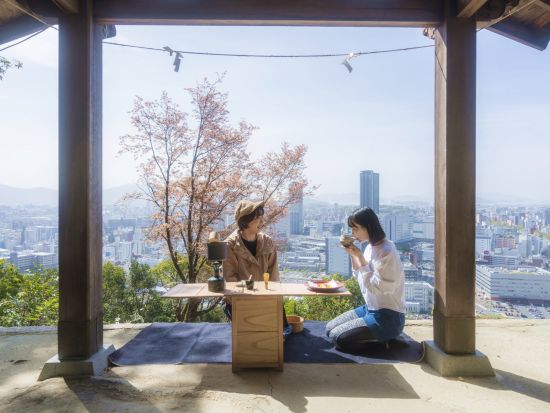 Asageshiki 広島のパワースポット二葉山の絶景と歴史に触れる早朝ハイキング ＜3時間／1-6名／広島市＞