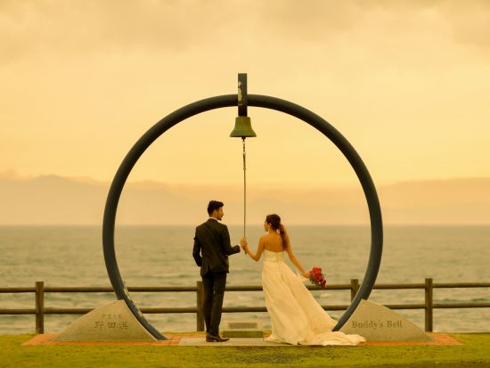 ウェディングフォト　自然豊かなロケーションで撮影　野田浜や地層大切断面、泉津の切通しなどから1スポットを選べる＜衣装持ち込み／80カット／伊豆大島＞