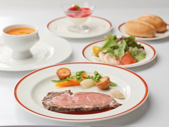 松本発 上高地日帰りバスツアー ベストシーズンに行く！上高地帝国ホテルでフランス料理の昼食付き＜6～10月／1日／他にも選べる 安曇野・大町 発着＞