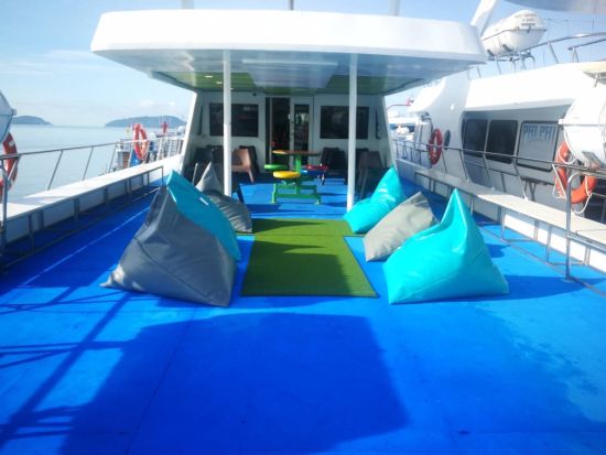 大型船ピピクルーザで行くピピ島日帰りツアー＜大型フェリー／日本語or英語ガイド／ランチ付きプランあり＞