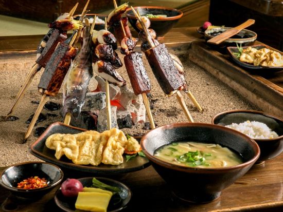 湯布院発／阿蘇駅着貸切観光タクシー　阿蘇の絶景満喫コース 草千里＋阿蘇山火口＋白川水源＋阿蘇神社＋阿蘇の郷土料理 ＜約6.5時間＞ by阿蘇観光タクシー