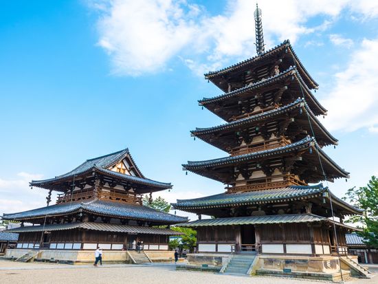 Japan_Nara_Horyu-ji_pixta__66329564