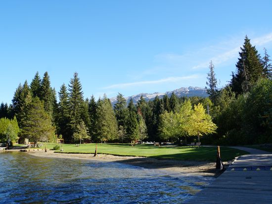 Canada_British_Columbia_Whistler_Alta Lake_pixta_37443392.jpg