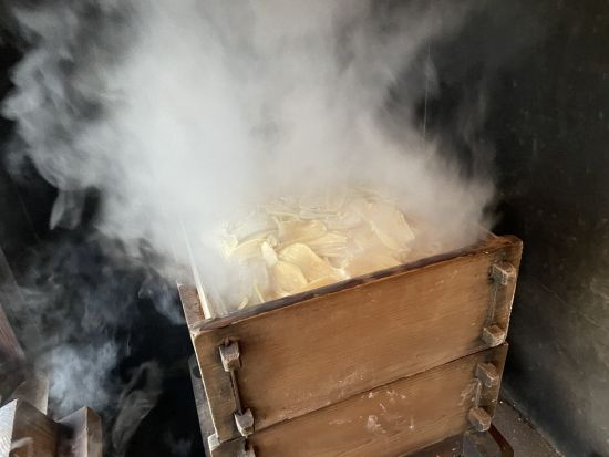 かんころ餅作り体験 五島列島の郷土菓子を地元のおばあちゃんと手作り体験 できたての試食とお土産付き ＜約1.5時間／宇久島＞ by 宇久町観光協会