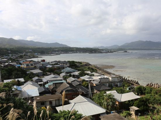 長寿と子宝の島 集落散歩ツアー 地元の方と交流し里の魅力を発見 ＜環境保全への貢献活動付き／半日＞ by NPO法人徳之島虹の会