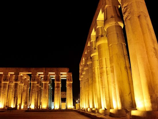 ルクソール神殿ナイトツアー　古代遺跡のライトアップ＆エジプト料理ディナー＜日本語／送迎付／ルクソール発＞