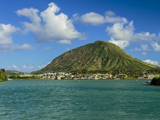 バナナボート　6人乗りのボートに乗って海の上を走る爽快な体験！＜約20分／ハワイカイ＞