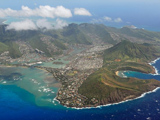 水上スキー体験　アドレナリン全開！水面を滑る爽快アクティビティ　12歳～参加OK＜マウナルア湾＞