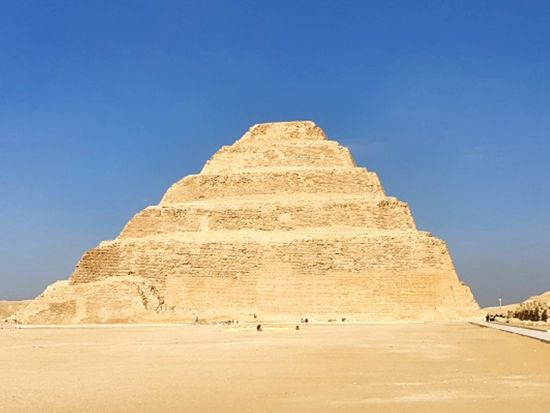 【混載】ピラミッドを制覇！3大ピラミッド&スフィンクス＋ダハシュール＋メンフィス＋サッカラ観光　*カルトゥーシュ事前注文可＜終日／日本語／送迎付／カイロ発＞