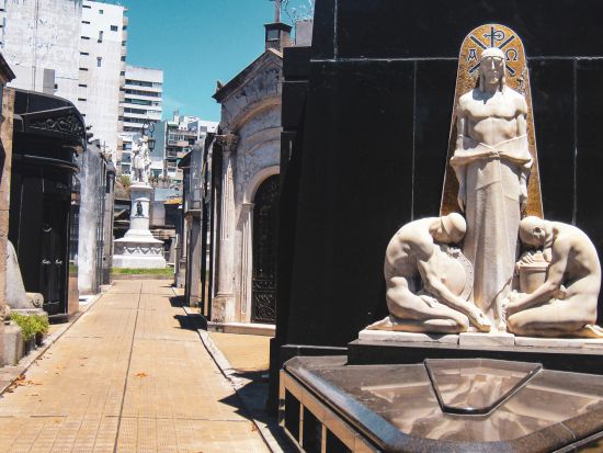 【プライベートツアー】ブエノスアイレスを専用車でご案内！効率よく巡る半日観光ツアー＜日本語ガイド＞