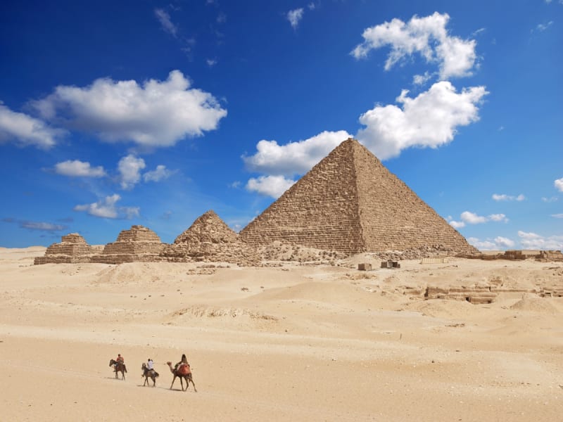Egypt_Giza_Pyramids_shutterstock_175712684