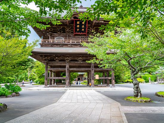 Japan_Kanagawa_Kamakura_Kenchoji_pixta_79362664_M