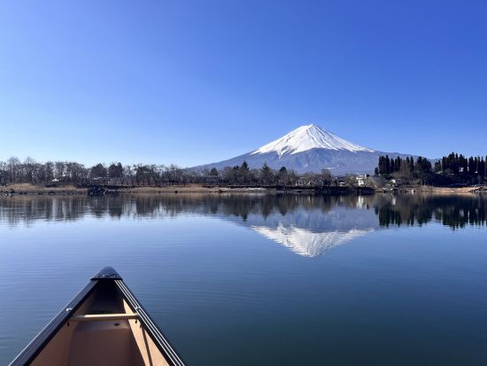 カナディアンカヌー体験　山梨県唯一の島「鵜の島」へ上陸！富士山を眺めながら湖上散歩　朝プランや夕方プランもあり＜3歳から参加可／1時間半／富士河口湖町＞
