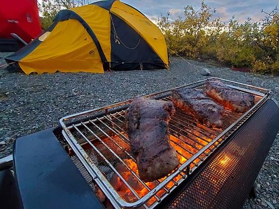 あるキャンプの夕食時=20210825_222850_800=NatureImage
