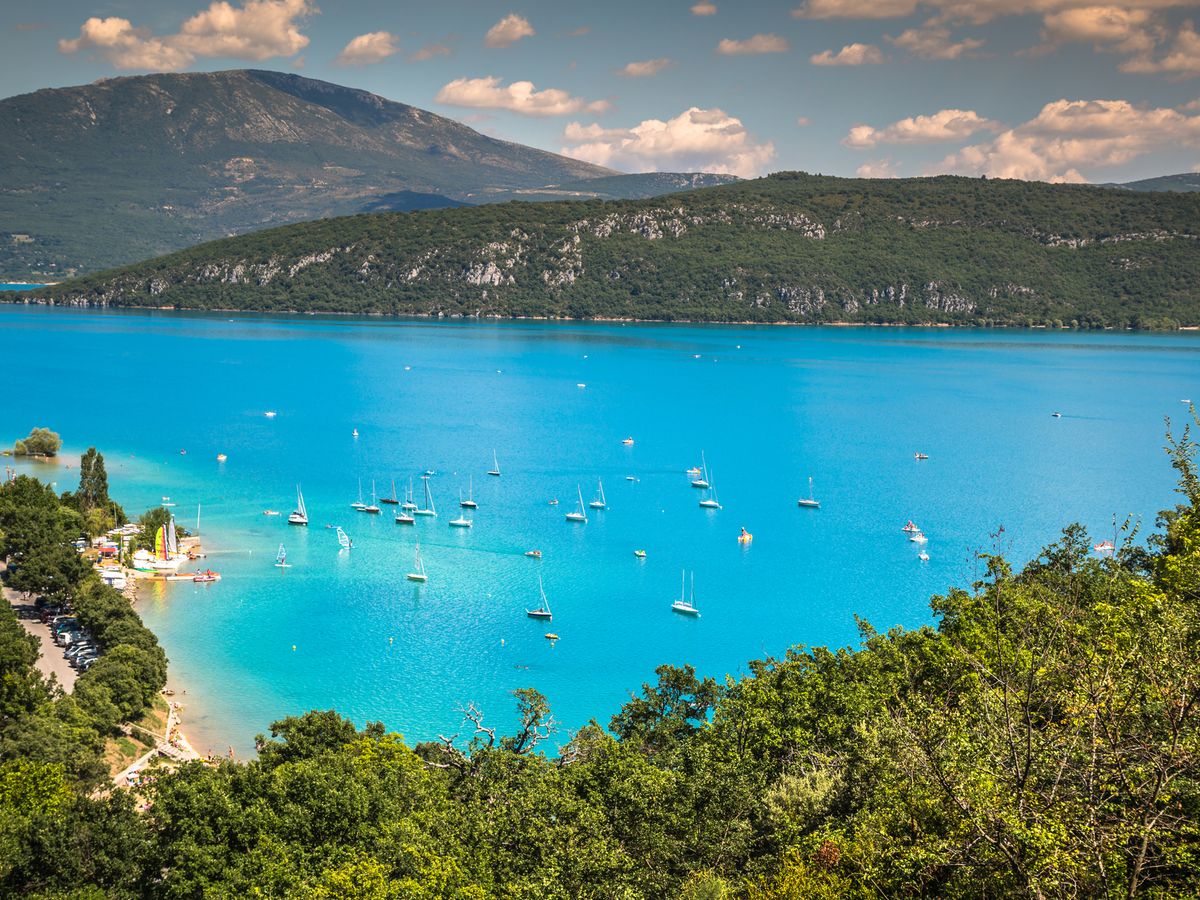 南仏プロヴァンス絶景ツアー ヴェルドン渓谷＋サントクロワ湖＋