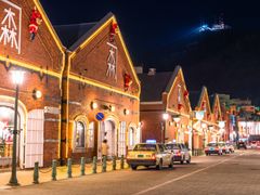 pixta_71964444_M