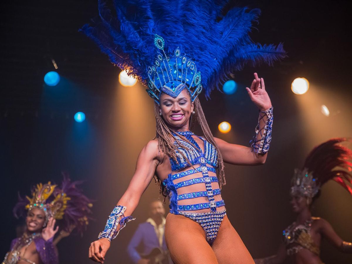 ジンガ・トロピカル カーニバルショー鑑賞ツアー ブラジルの伝統ダンス