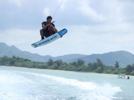 ウェイクボード体験　その日のベストポイントへご案内！シュノーケリングオプションあり＜6歳から参加OK／市街地ホテル送迎可＞