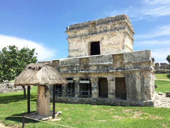 トゥルム遺跡半日観光ツアー！カリブ海の崖に建つ古代遺跡を思う存分満喫＜1日／混載／日本語 or 英語ガイド選択可／カンクン発＞