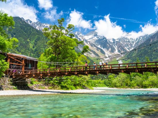 上高地日帰りバスツアー 北アルプス絶景ハイキングと自由散策満喫＋人気駅弁付き＜5～9月／新宿発＞