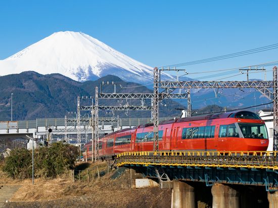 Japan_Kanagawa_Hakone_Romancecar_pixta_70570001_M