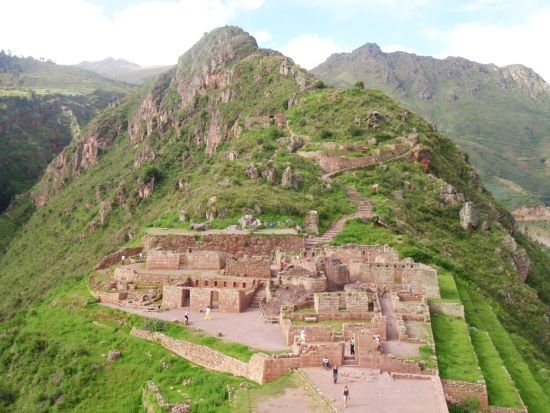 レインボーマウンテン＋世界遺産マチュピチュ＋マラスの塩田＋ピサック遺跡＋モライ遺跡 2泊3日周遊ツアー！＜混載または貸切／英語ガイド／クスコ発着＞