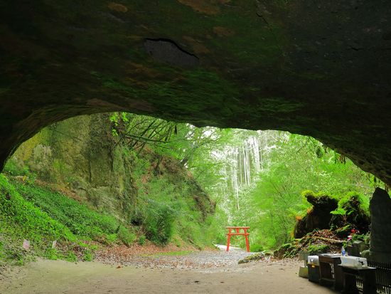 Japan_Kagoshima_(溝ノ口洞穴)_pixta_89132894_XL