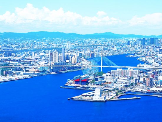 ヘリコプター遊覧 大阪ベイエリアの空を優雅にクルージング USJ、海遊館、天保山をいつもと違う角度で見てみよう！ヘリポート見学付き＜フライト時間7分／大阪市＞