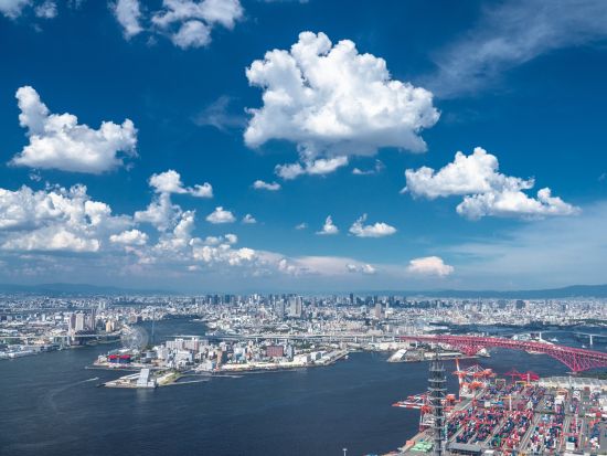 ヘリコプター遊覧 大阪ベイエリアの空を優雅にクルージング USJ、海遊館、天保山をいつもと違う角度で見てみよう！ヘリポート見学付き＜フライト時間7分／大阪市＞