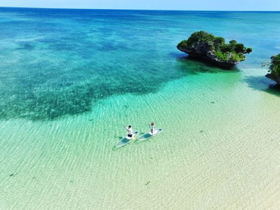 クリアSUP体験　海の上を歩いているような感覚を味わえると話題のクリアSUPで透明度抜群の石垣の海を満喫！ドローン撮影付き！貸切プランあり＜2時間／石垣市北部＞