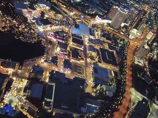 ヘリコプターナイト遊覧 宝石のように煌めく夜空をクルージング あべのハルカス・ダウンタウンコース＋へリポート見学付き＜フライト10分／大阪市／無料送迎付き＞の写真5