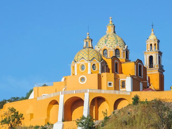 世界遺産プエブラ歴史地区＋チョルーラ遺跡1日観光ツアー！ロサリオ礼拝堂＋カテドラル＆カラフルな天使の街を散策＜混載／日本人ガイド／送迎あり／メキシコシティ発＞